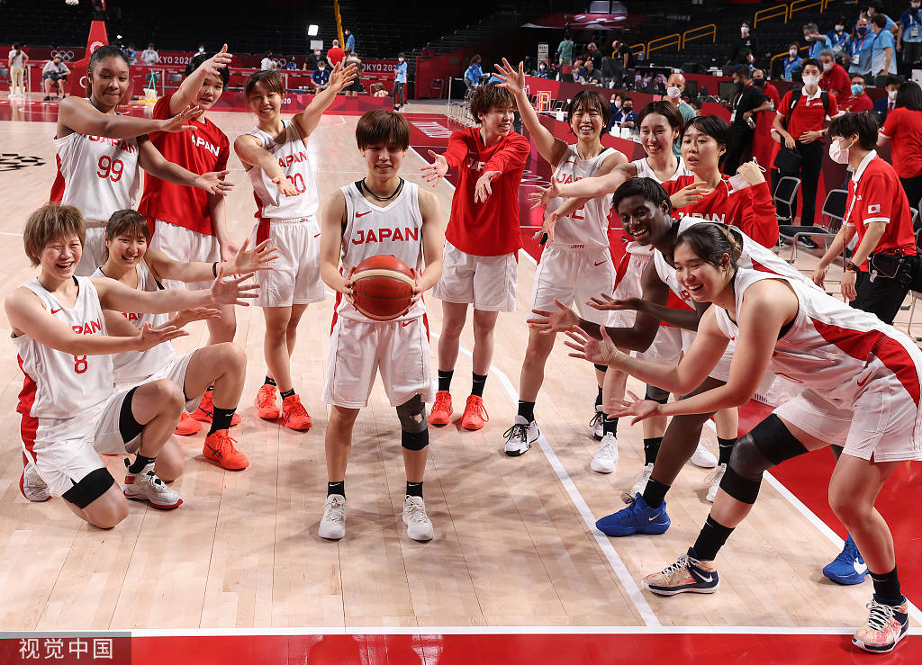 日本羽毛球队轻取法国羽毛球队，辛杜关键制胜