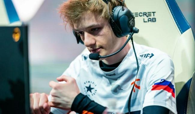 C9血洗FNC，Doinb完成帽子戏法