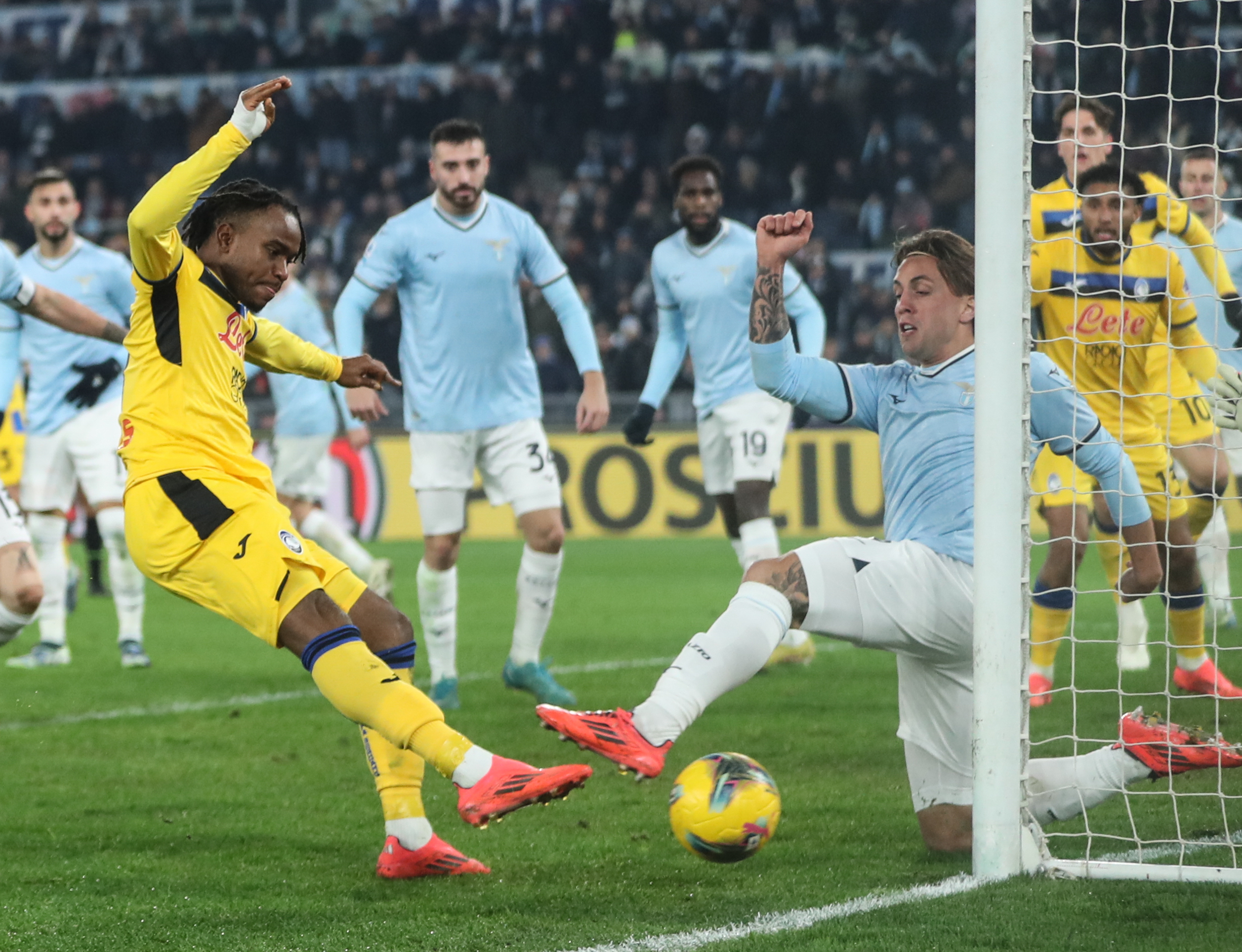 包含拉齐奥客场逆转，给对手沉重一击的词条