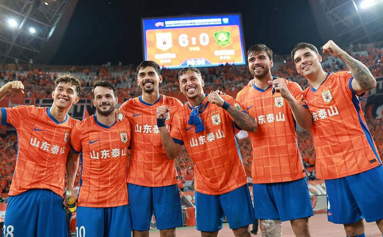 包含外援战略调整，球队实力飙升，力拼冠军！的词条