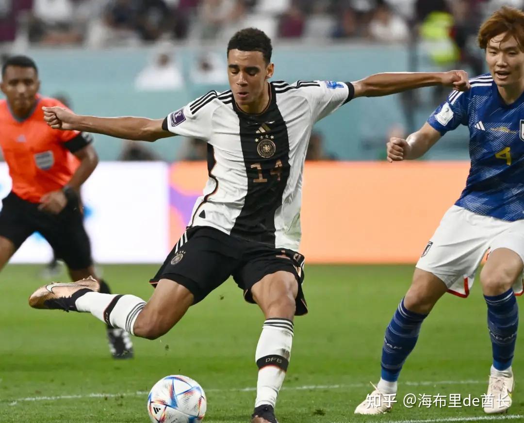 包含沙尔克04客场败给亚琛，遭遇两连败的词条