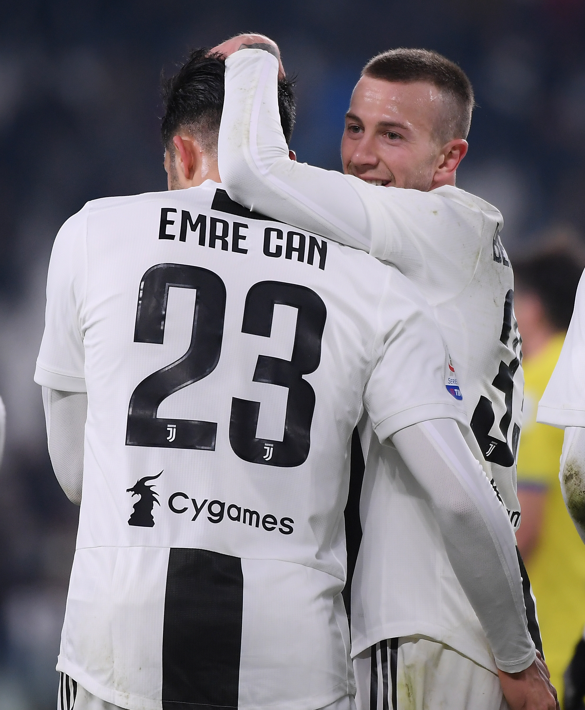 包含尤文图斯主场战胜切沃，领先优势不胫而走的词条