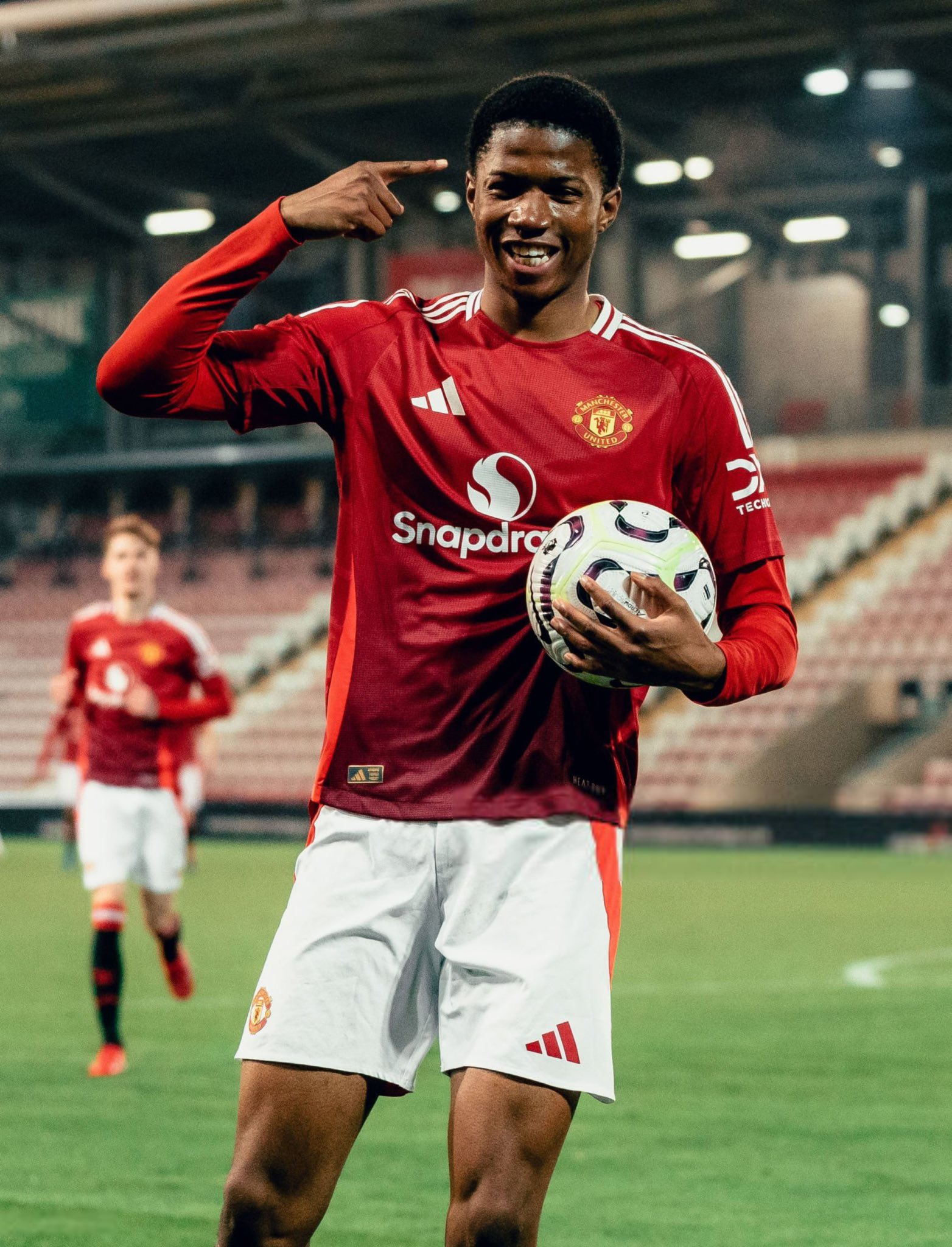 关于克罗地亚绝杀曼联，莫德里奇完成帽子戏法的信息