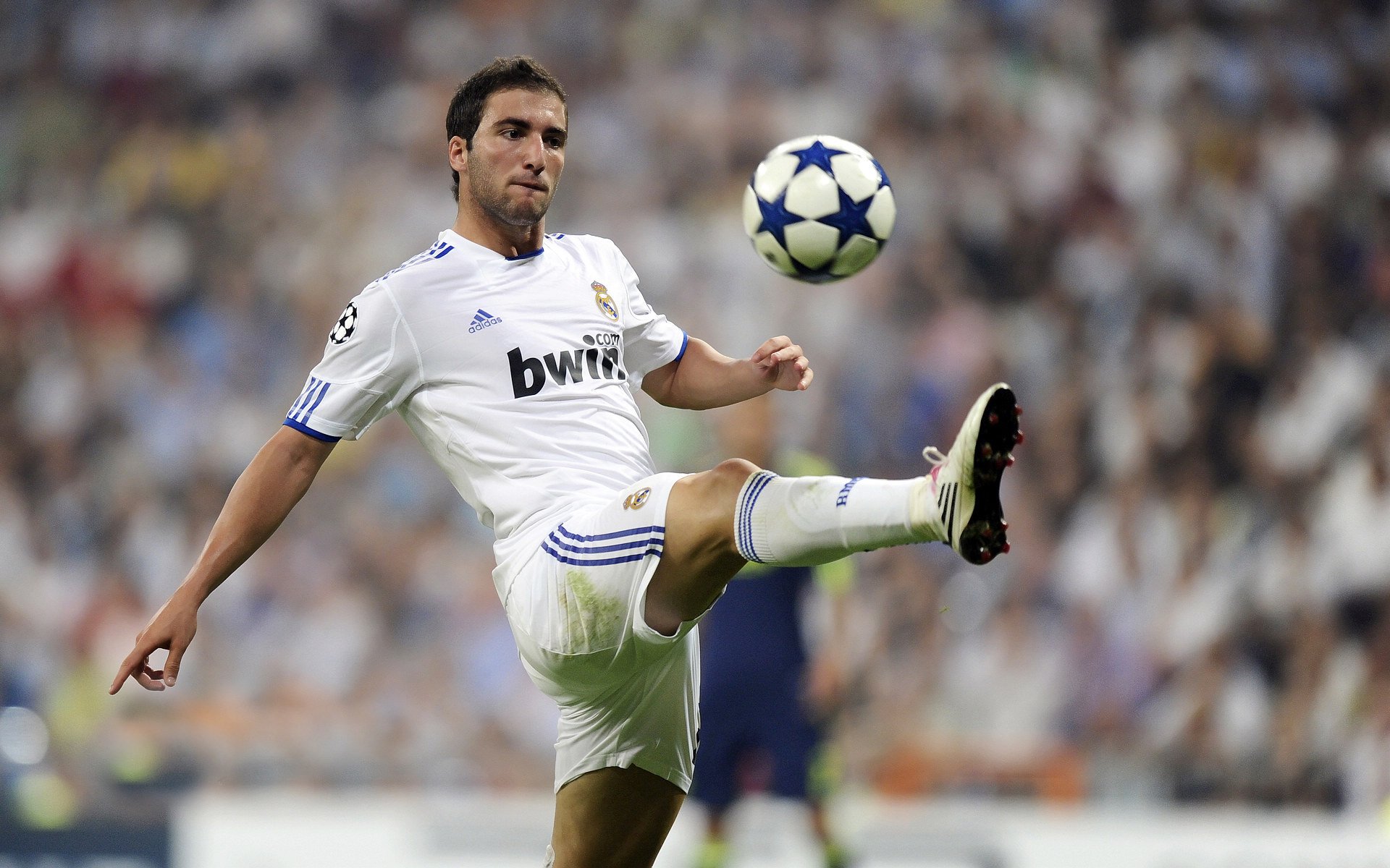 弗拉霍维奇一剑封喉,牙买加友谊赛惨败贝蒂斯背后的战术启示