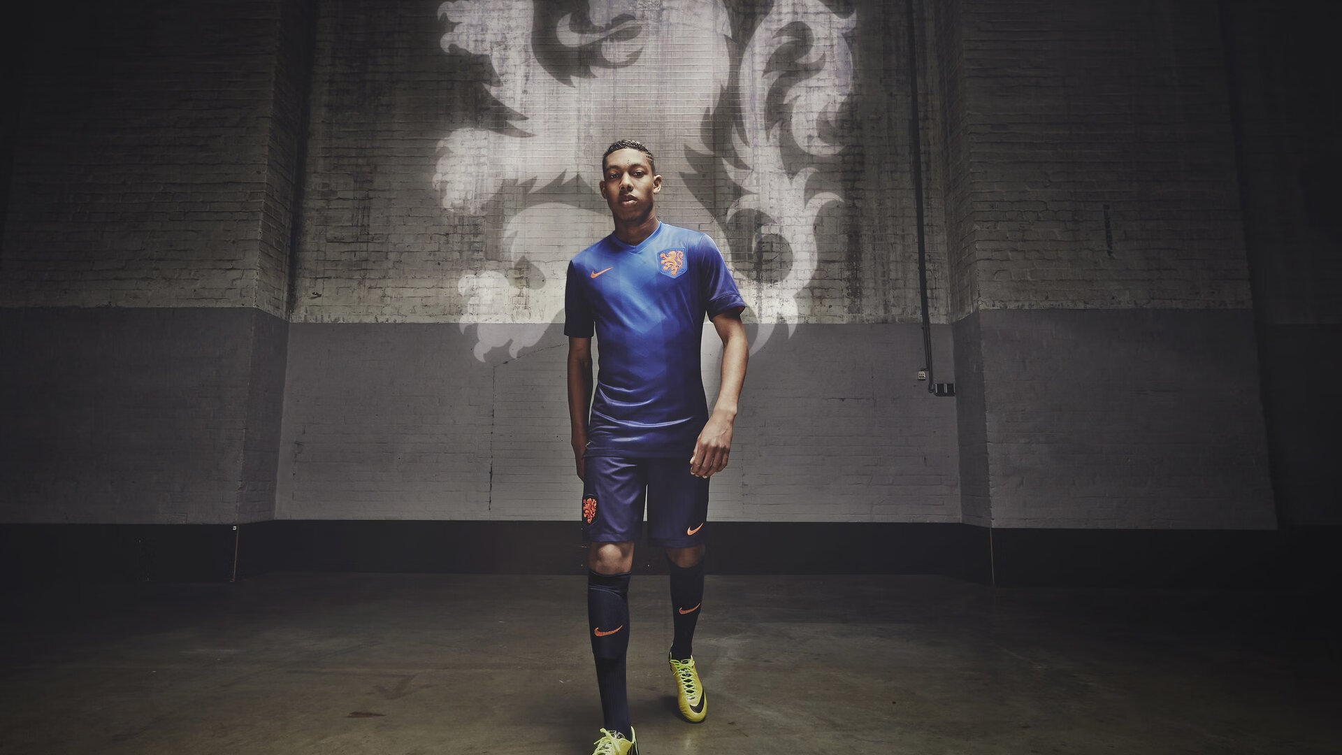 卡瓦哈尔点燃赛场，里昂力克曼联，一场定义足球魅力的经典对决